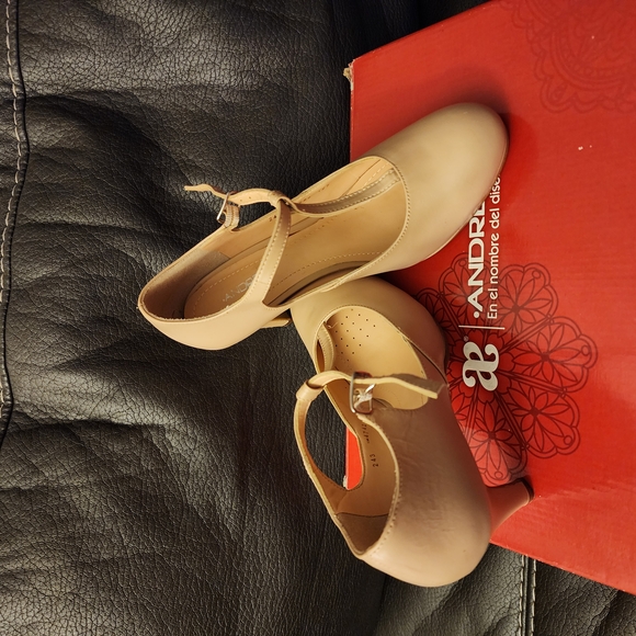 ANDREA FENZI Women's Nude Heels - Picture 7 of 8